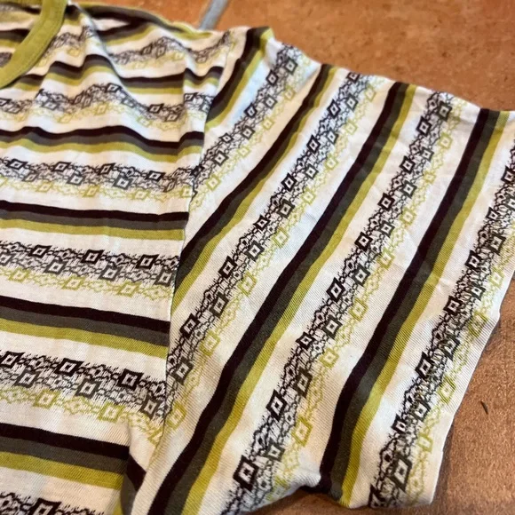 Rare authentic Levi’s t shirt. 1960s style. It’s sized XL but more L - Picture 2 of 4